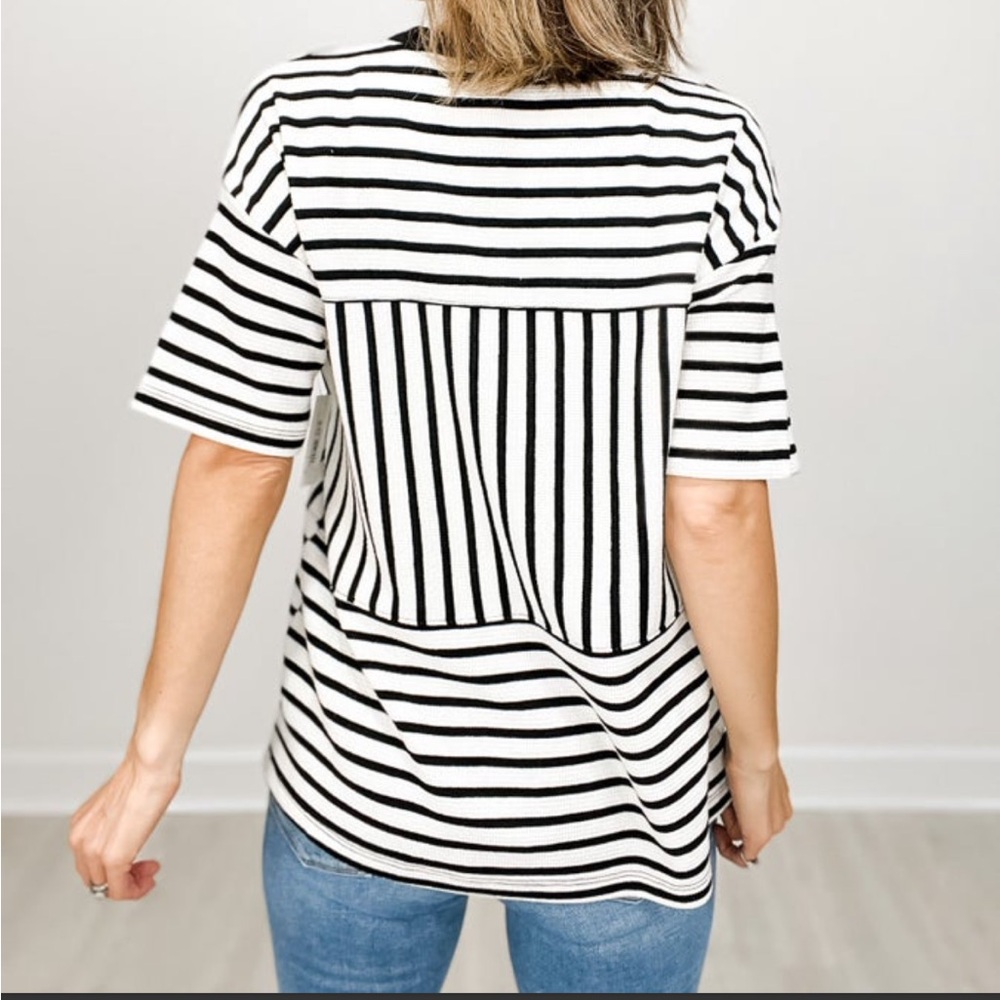 NEW Short Sleeve Round Neck Striped
Cloudy Knit Top M Ivory/Black - Picture 3 of 9